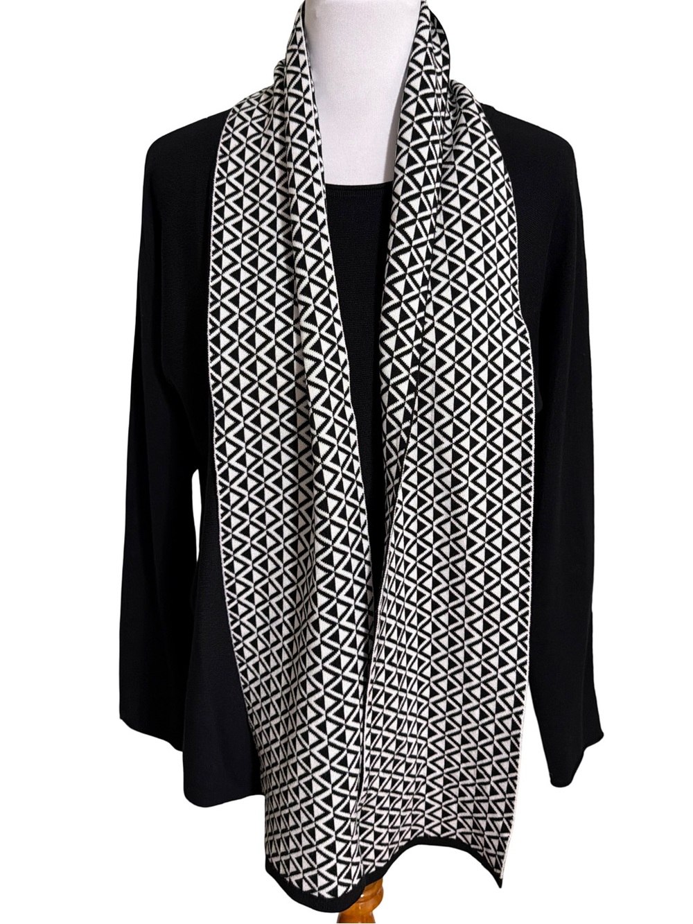 Cynthia Rowley Black White Geometric Knit Scarf